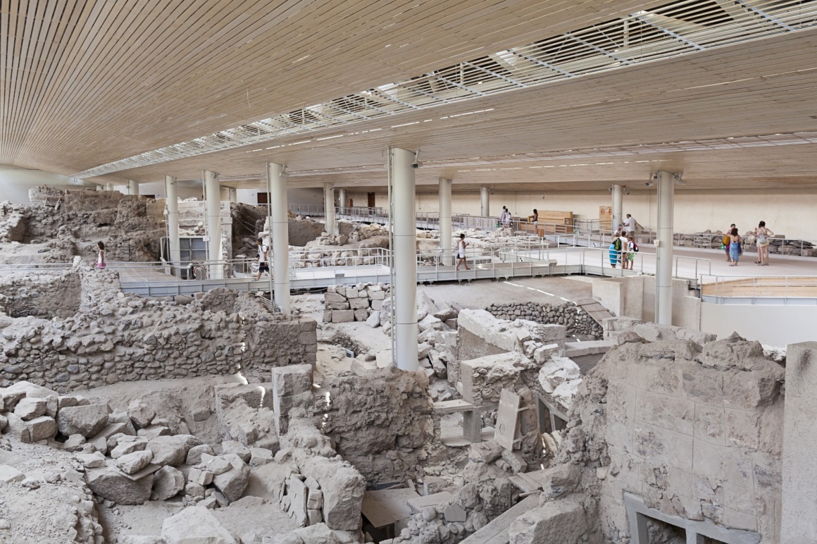 'Akrotiri,excavation site of a Minoan Bronze Age settlement on the Greek island of Santorini ' - Santorin