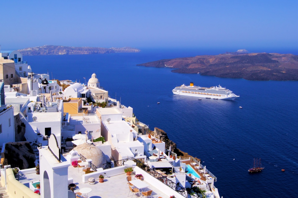 'Panoramic view of the town of Fira, Santorini, Greece' - Santorin